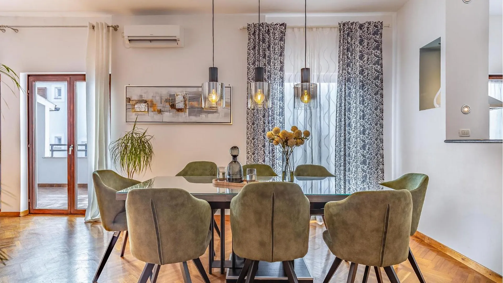 4 Bedroom Gorgeous Apartment In Medulin