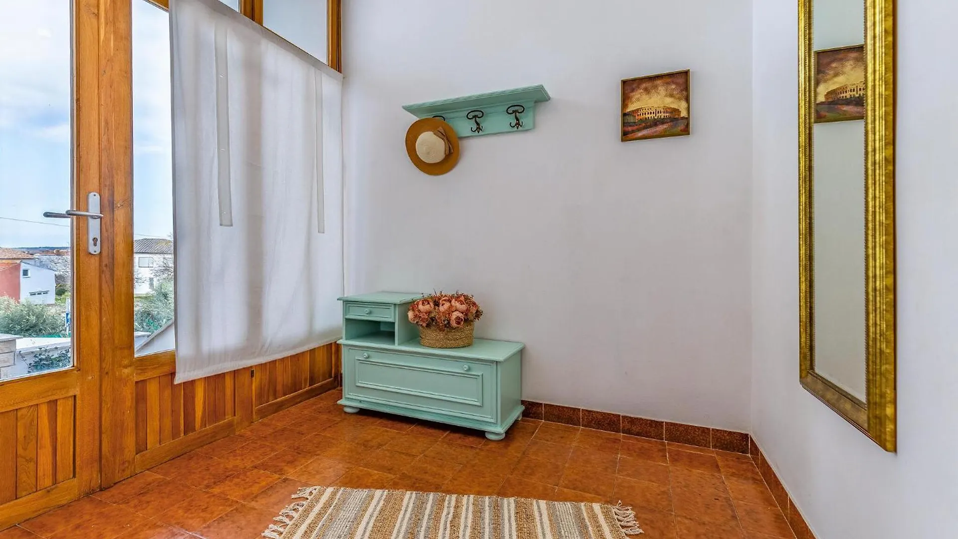 4 Bedroom Gorgeous Apartment In Medulin 0*,